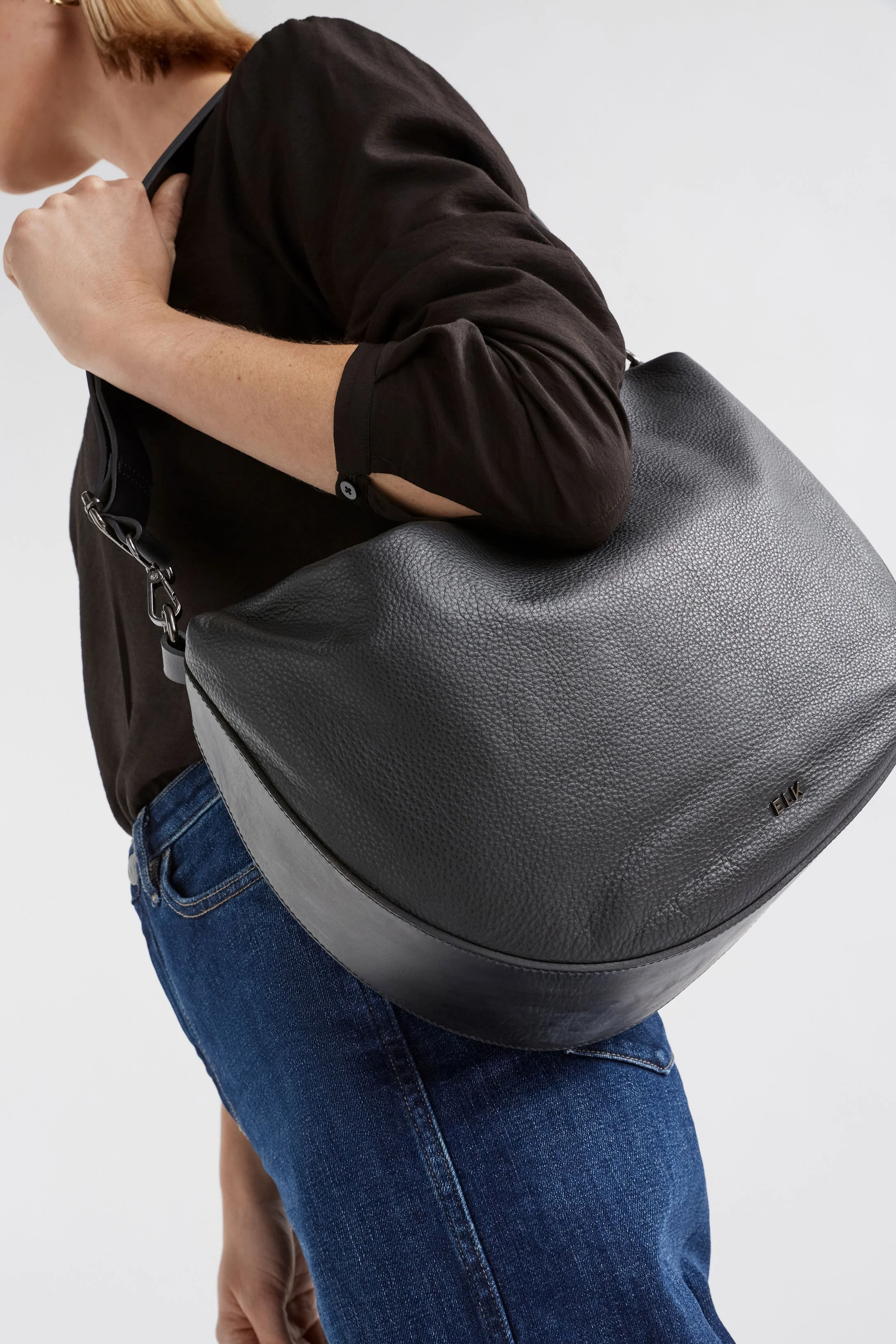 Ilin Crossbody Bag - Image 8