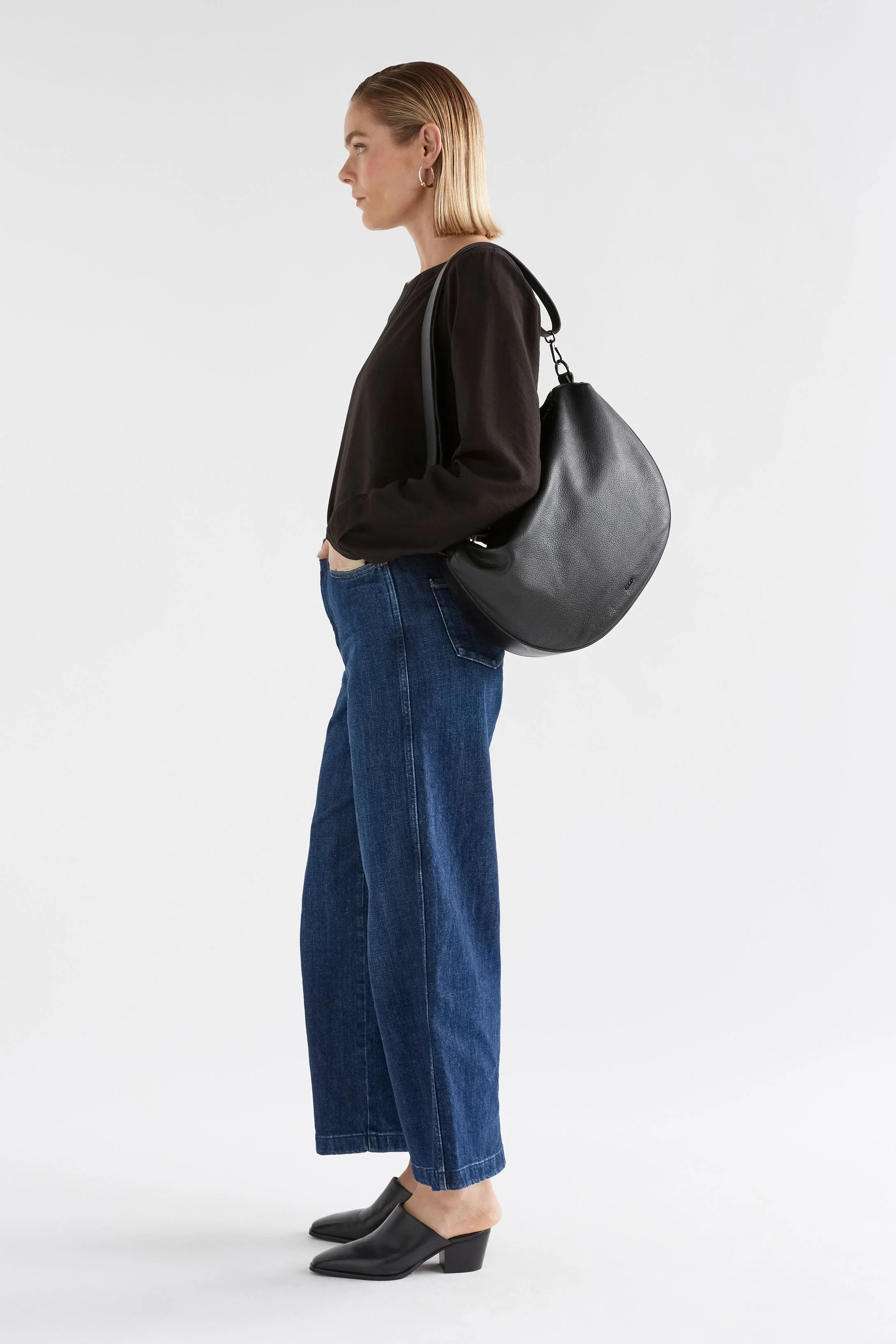 Ilin Crossbody Bag - Image 9