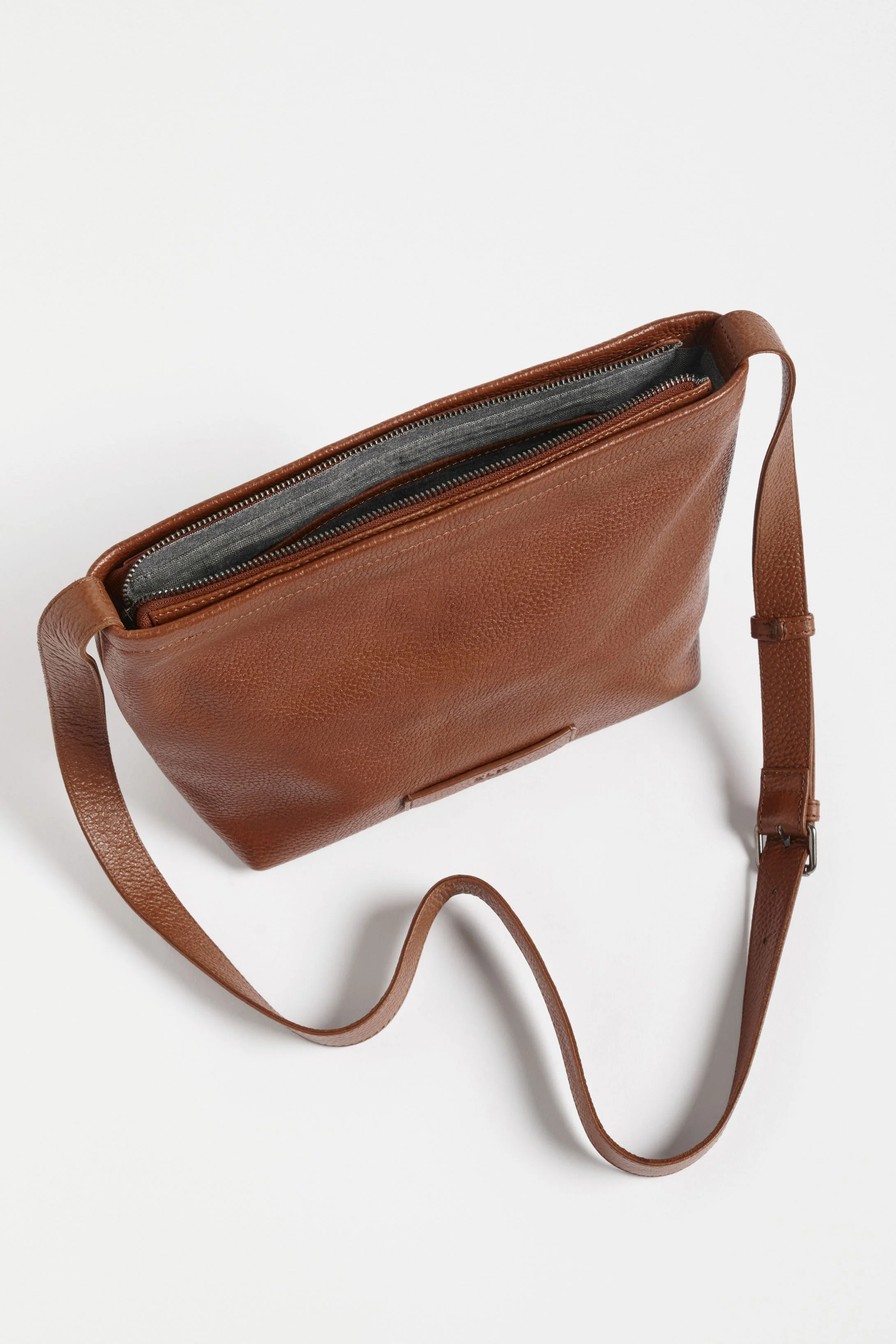 Lomi Crossbody Bag - Image 10