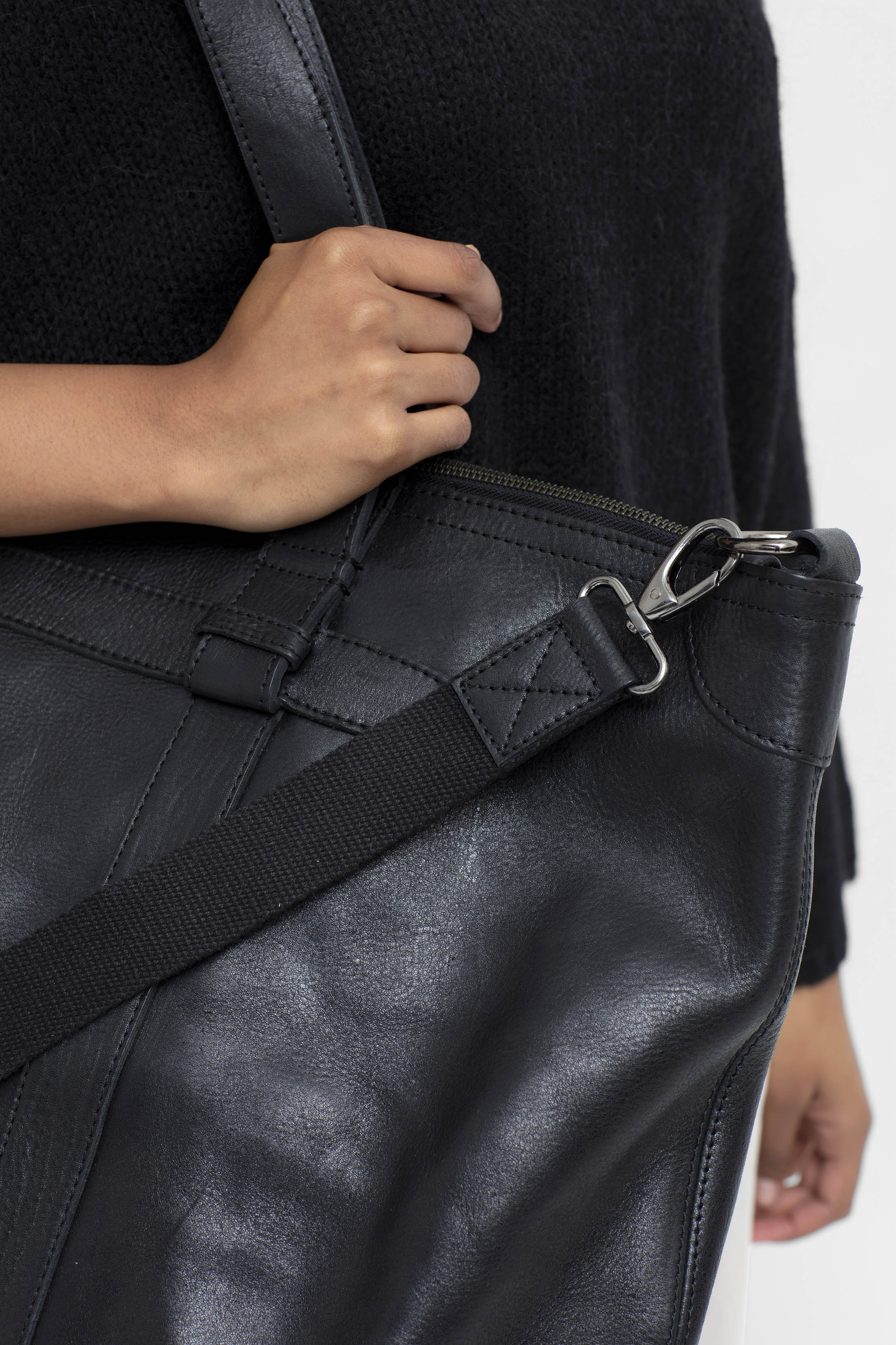 Mand Overnight Bag - Image 11