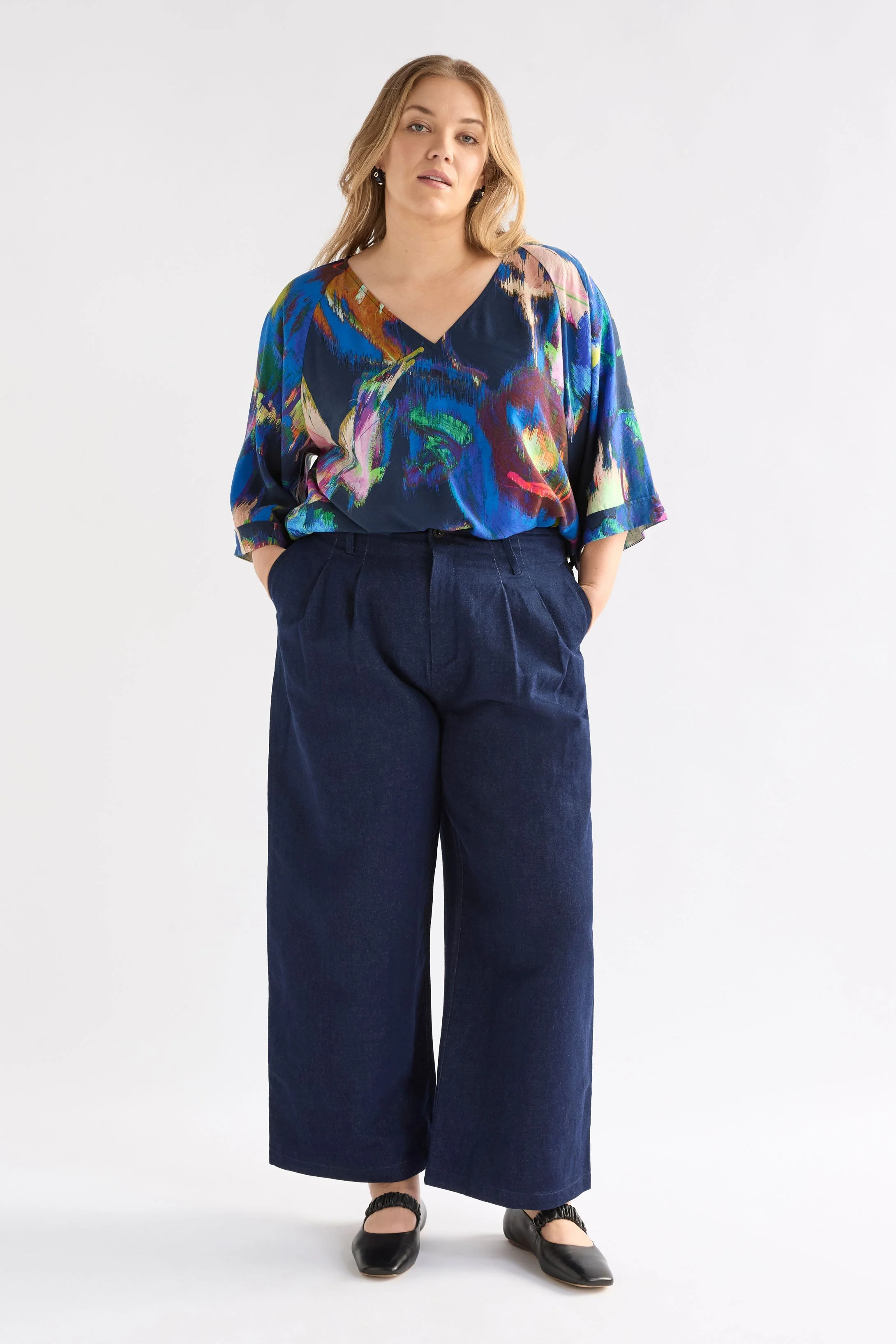 Moda V Neck Top - Image 7