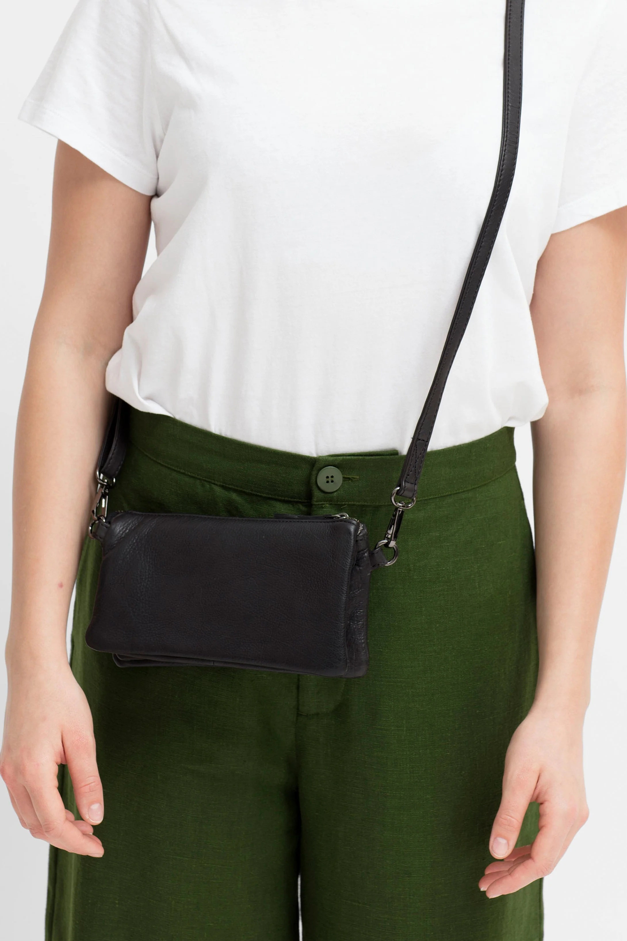 Triple City Leather Bag - Image 5